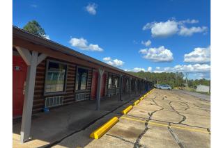 American Inn Motel by Capital O Camden AL - 4