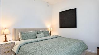 Downtown Miami 1BR Wraparound Balcony, Pool and Gym - 9