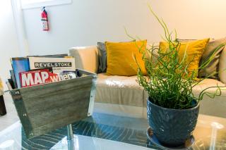 Excellent Location Cozy Room Rentals - 3bd Basement Suite - 2