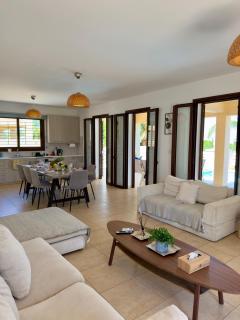 Cypress Aura - Spacious 4BR Villa with Private Pool - 4