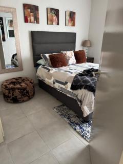 Broadacres apartment-work or play -swimming pool - Sandton - 6