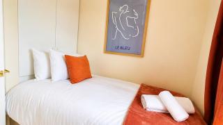 3 Bed Home from Home, Great for Groups with FREE Parking - 4