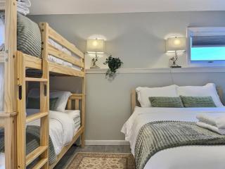SnowDen - Pool, Gym, Hiking, Fireplace! - Killington - 2