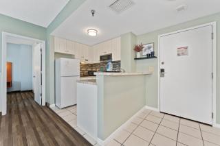 Tranquil Garden View 2 Bed 2 Bath Balcony Condo 7 Min to Universal - 1