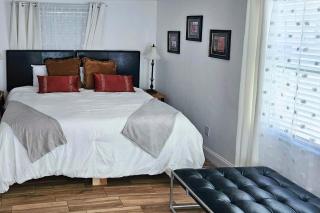 6 Mi to Beach! Sarasota Studio w/ Screened Porch - 2