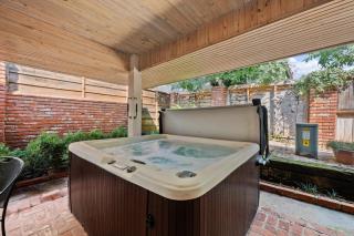 Charming Stay with Hot Tub, Patio and Antique Charm - 0