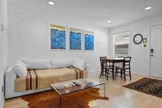 Chic 1BR 1BA Condo in Clarksville with Gated Entry and Patio by Austin Vacay - 3