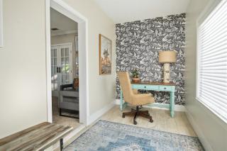 Hot Tub + Outdoor Kitchen: Stylish Home in Bryan - 4