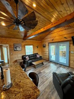 River Cabin in Woodsboro - 4