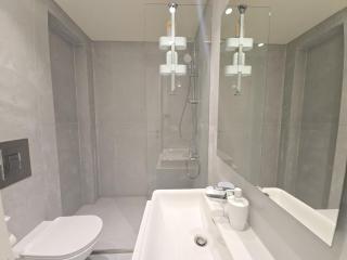 Modern 1BR in Achrafieh 24,7 Power & 2 Baths - 4