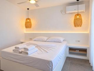 Pelagos Sea View Apartments - 3