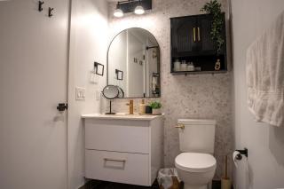 Modern Riverfront Stay at The Banks 310 - 1