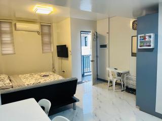 Cornerside Apartment - 1
