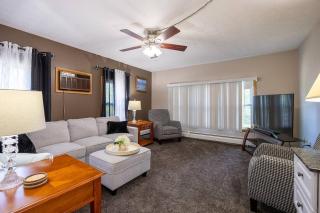 Sun-Filled Upper Gem - Near LECOM & Elmira College - 8
