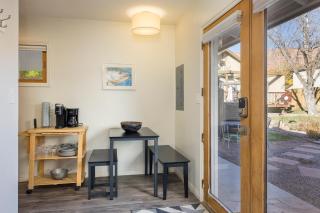 Stella Ruby Cottages (Scarlet) - Steps to Downtown! - 6
