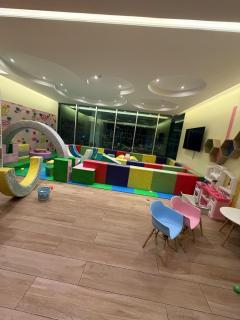 Cozy room with resort-style amenities - 4