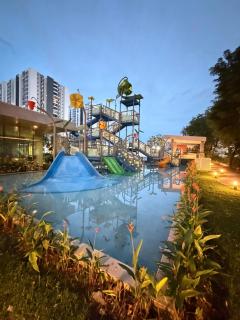 Cozy room with resort-style amenities - 2