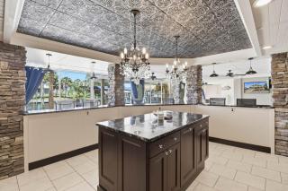 Crystal River Waterfront 5BR w Dock - Sleeps 11 - Bayshore Getaway - 1