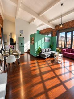 City Centre Flat by Restaurants with Free Parking - 1