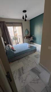 Modern Studio 5 min Airport - Pool, Gym & Balcony - 2