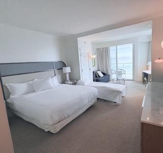 Fontainebleau Jr Suite Ocean View - 9
