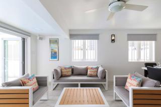 Tideline- 4BR Beachfront Modern Villa - 4