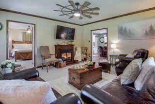 Country Living! Fire Pit, Horse Stalls & Views - 7