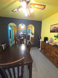 Retro 2 BR Home 6 mins to United Center with Parking - 7