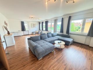 Helle & großzügige Wohnung mit Dachterrasse - 0