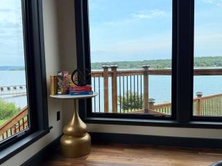Secluded Waterfront Home - Lake Access, Deck, BBQ, Fire pit - 1