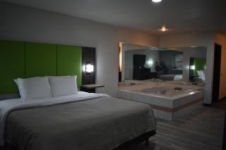 Mound View Inn & Suites - 8