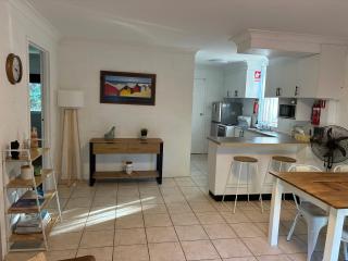 Villa Manyana - Coastal Getaway - Blueys Beach - 0