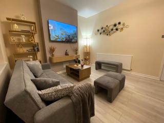 Prestige 3 bedroom flat in Cardiff - 8