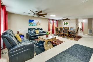 9BR Group Getaway Outside Fort Worth - 9