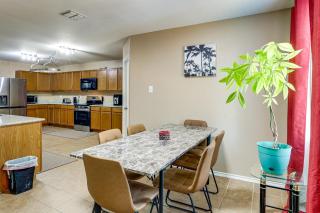 9BR Group Getaway Outside Fort Worth - 2