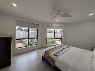 Adelaide North Luxury Villa - 4BR Family Retreat - 8
