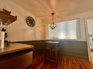Suite Victory #6 On Main St (2 bedroom) - 1