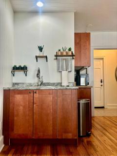 Suite Victory #6 On Main St (2 bedroom) - 8