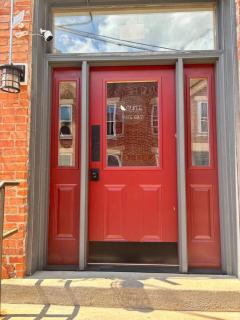 Suite Victory #7 On Main St w/Reserved Parking - 1