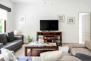 Jaco Bay 1202 - 4