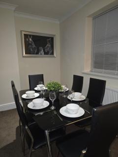 Large 4 bed stunning apartment in a great location - 6