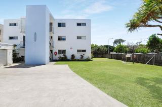 Two bedroom Cotton Tree Beachside Escape - 5