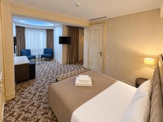 Rose Inn Hotel - 6