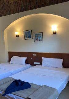 Rihanna 2 bedrooms with lagoon access - 1