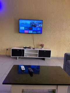 Cozy Haven 2 Bedroom Apartment in Tokoin - 2