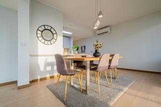 Airy 2BR in San Francisco with Pool - 9