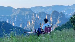 Zhangjiajie Valley Love Original Ecological Hotel - Free pick-up and drop-off Service - 24-hour Self-service coffee - Ice Cubes - Outdoor viewing Platform - Self-service laundry room Dryer - Free photography service in Hotel area - 2