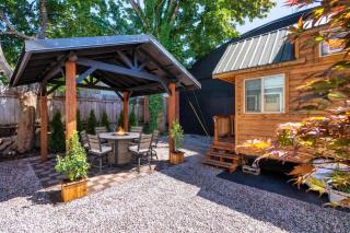 Stay Portland - Tiny Farmhouse - Walk to Local Shops & Restaurants - 6
