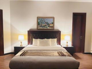 RockCliff Resort - Presidential Suite with Sunroom - Kashmir point- 5 min to downtown - 3