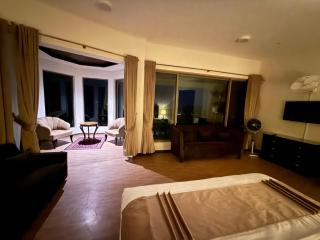 RockCliff Resort - Presidential Suite with Sunroom - Kashmir point- 5 min to downtown - 4